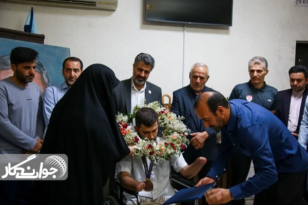 مدالی که رنگ ایثار گرفت