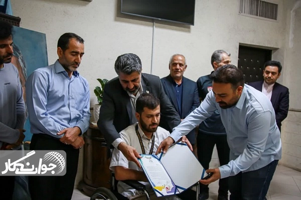 مدالی که رنگ ایثار گرفت