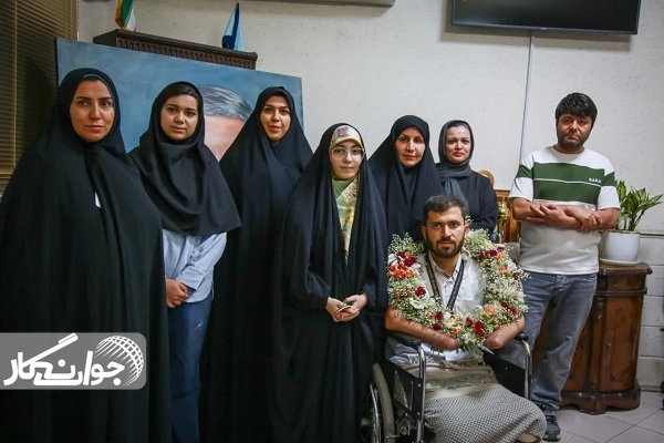 مدالی که رنگ ایثار گرفت مدالی که رنگ ایثار گرفت