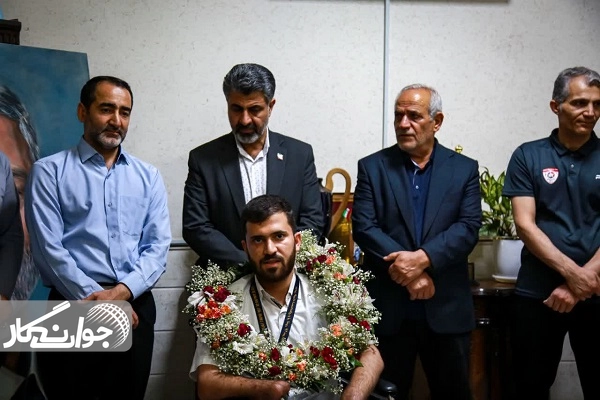مدالی که رنگ ایثار گرفت