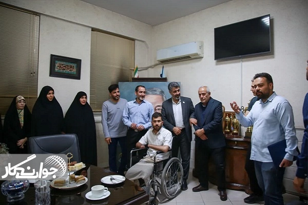 مدالی که رنگ ایثار گرفت