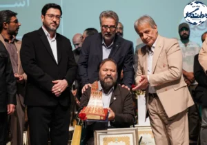 اولین نشان برتر هنر شهروندی قم بر سینه زارعی